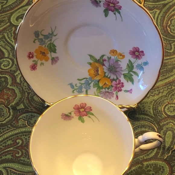 Regency “Calendine” Fine Bone China Teacup & Saucer - Picture 3 of 5